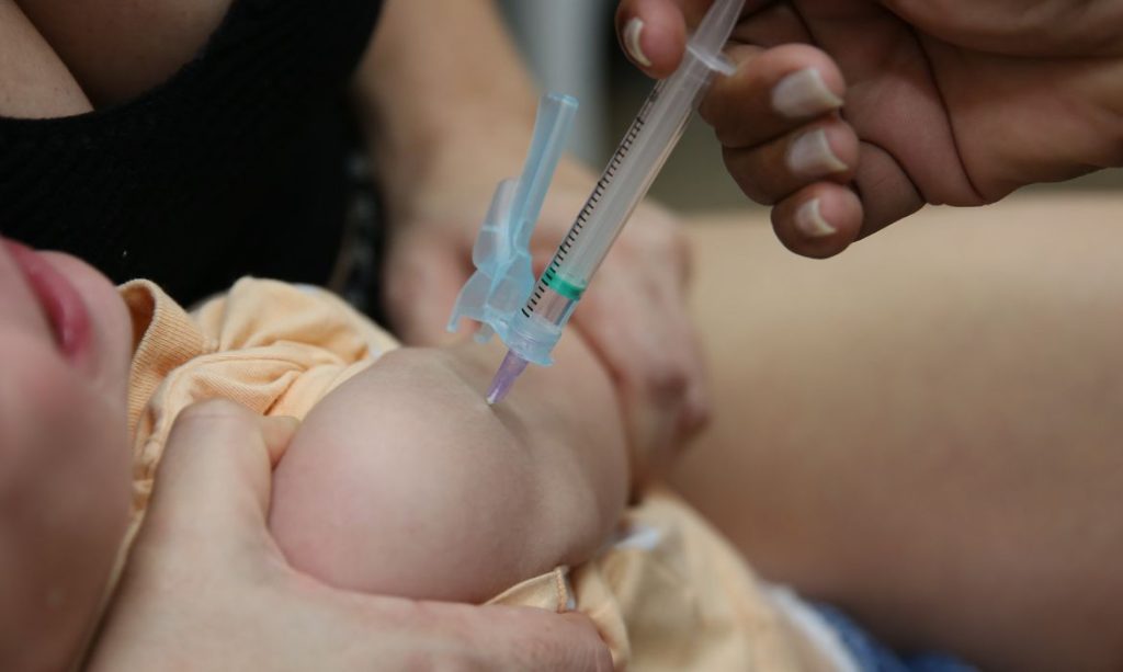 Brasília (DF) Vacinação contra a gripe para crianças a partir de seis meses até 11 anos de idade.