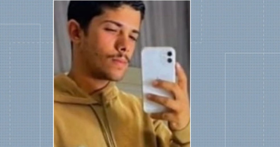 Corpo do homem só foi retirado do açude na manhã deste sábado (19) — Foto: TV Paraíba/Reprodução