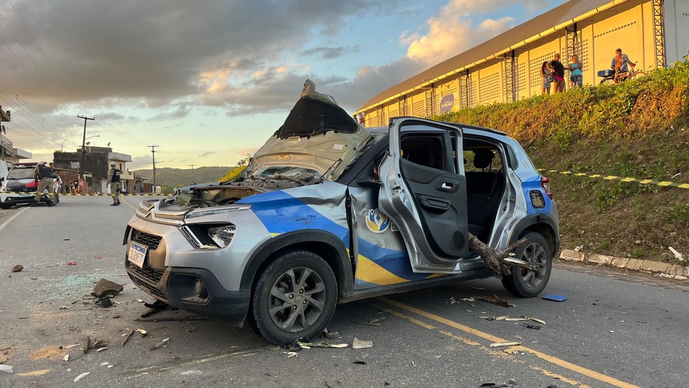 Homem morre em acidente envolvendo carro da prefeitura de Serra da Raíz, no Brejo da Paraíba — Foto: Pedro Júnior/TV Cabo Branco