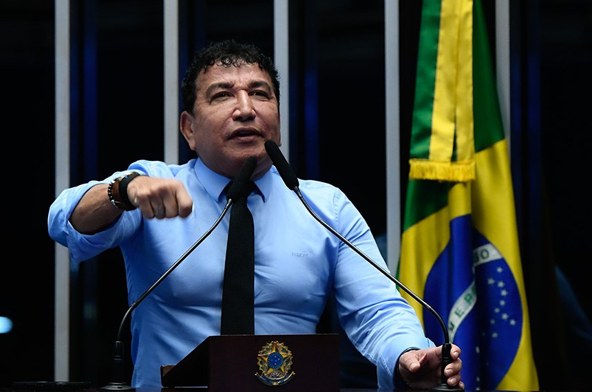 Em discurso, à tribuna, senador Magno Malta (PL-ES).