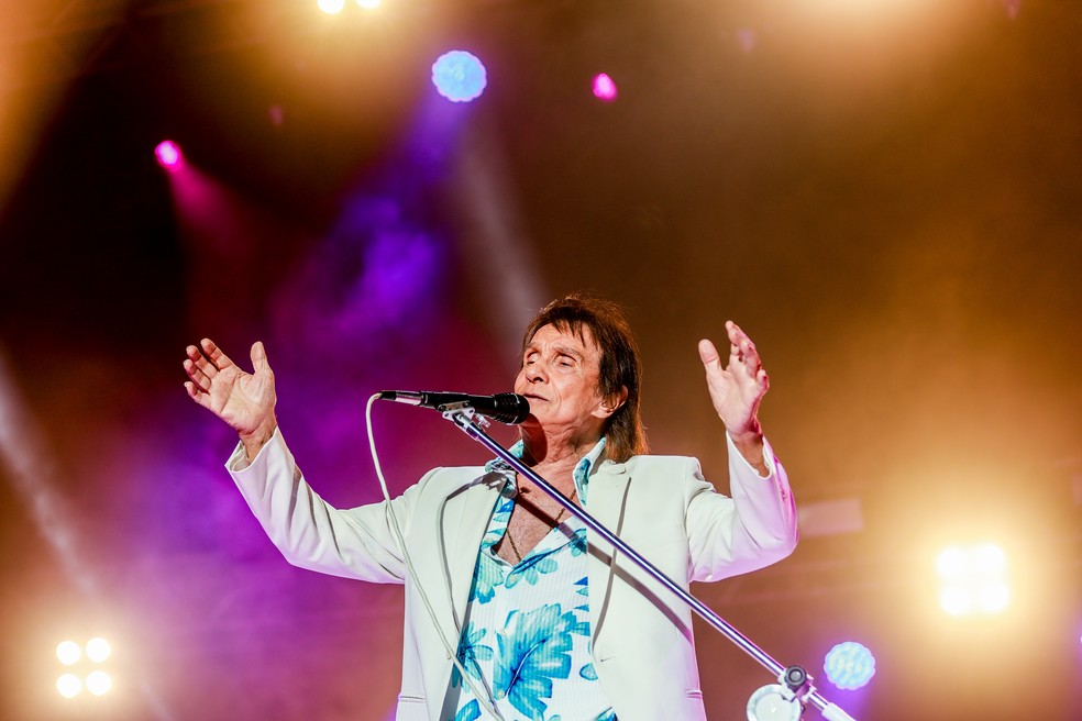 Prefeito confirma show de Roberto Carlos no Busto de Tamandaré nos 440 anos de João Pessoa — Foto: Alexandre Lago