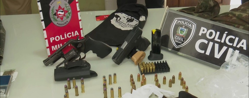 Operação prende três pessoas e apreende armas e munições em Santa Rita, na Grande João Pessoa — Foto: Reprodução/TV Cabo Branco