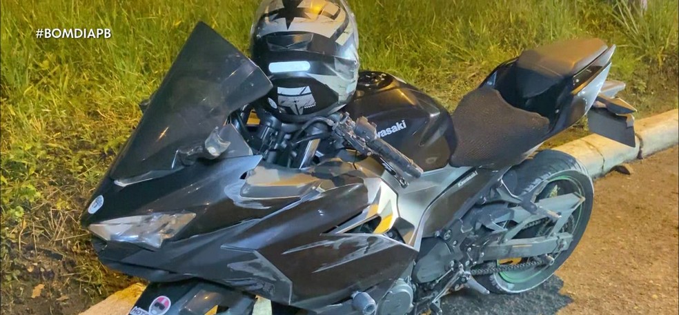 Idoso foi atropelado por motocicleta na BR-101 — Foto: Reprodução/TV Cabo Branco