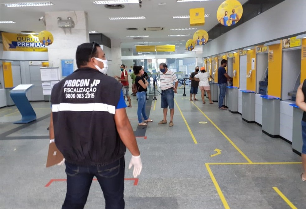 Cinco agências bancárias são autuadas em João Pessoa pelo Procon, por descumprirem medidas de segurança contra a Covid-19 — Foto: Procon-JP/Divulgação