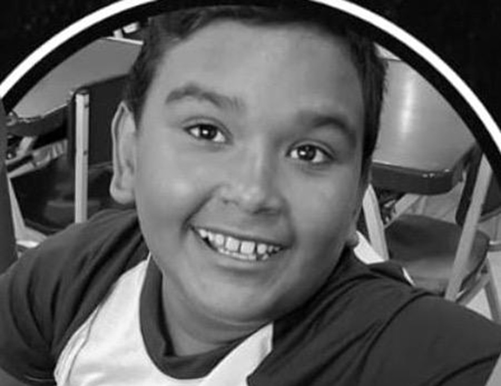 Luyz Ronaldo Carvalho Bezerra, de 11 anos, foi encontrado caído em estrada de terra em Carnaubais — Foto: Reprodução