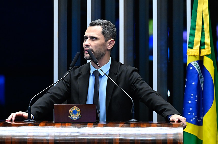 Em discurso, à tribuna, senador Cleitinho (Republicanos-MG).