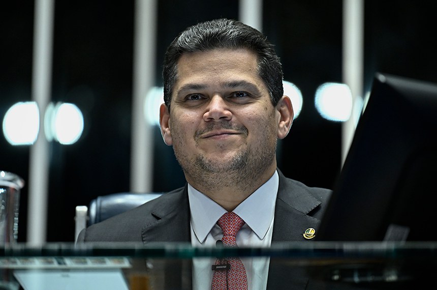 Presidente do Senado Federal, senador Davi Alcolumbre (União-AP) conduz sessão.