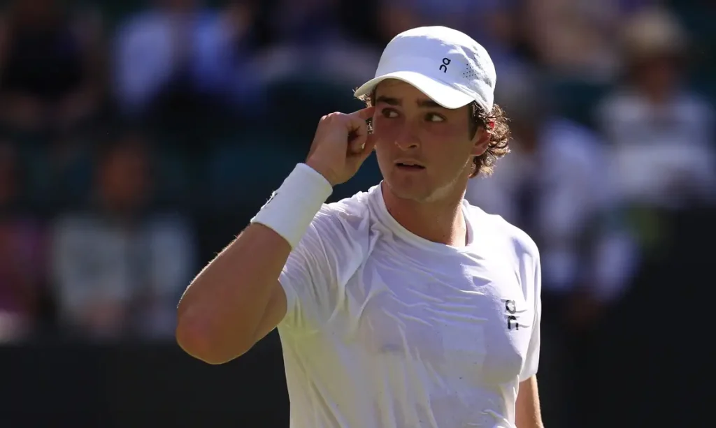 João Fonseca durante partida em Wimbledon
30/06/2025 REUTERS/Andrew Couldridge