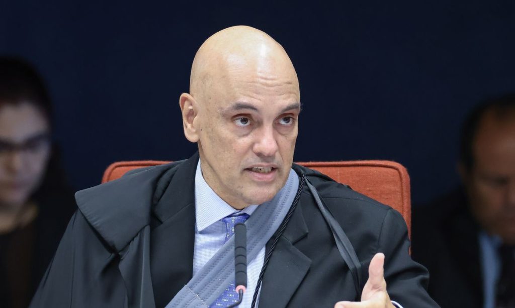 Brasília (DF), 22/04/2025 - Ministro Alexandre de Moraes durante sessão de julgamento da denúncia sobre o núcleo 2 da PET 12.100. Foto: Antonio Augusto/STF