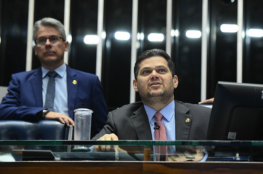 Mesa: 
senador Alessandro Vieira (MDB-SE);
presidente do Senado Federal, senador Davi Alcolumbre (União-AP), conduz sessão.