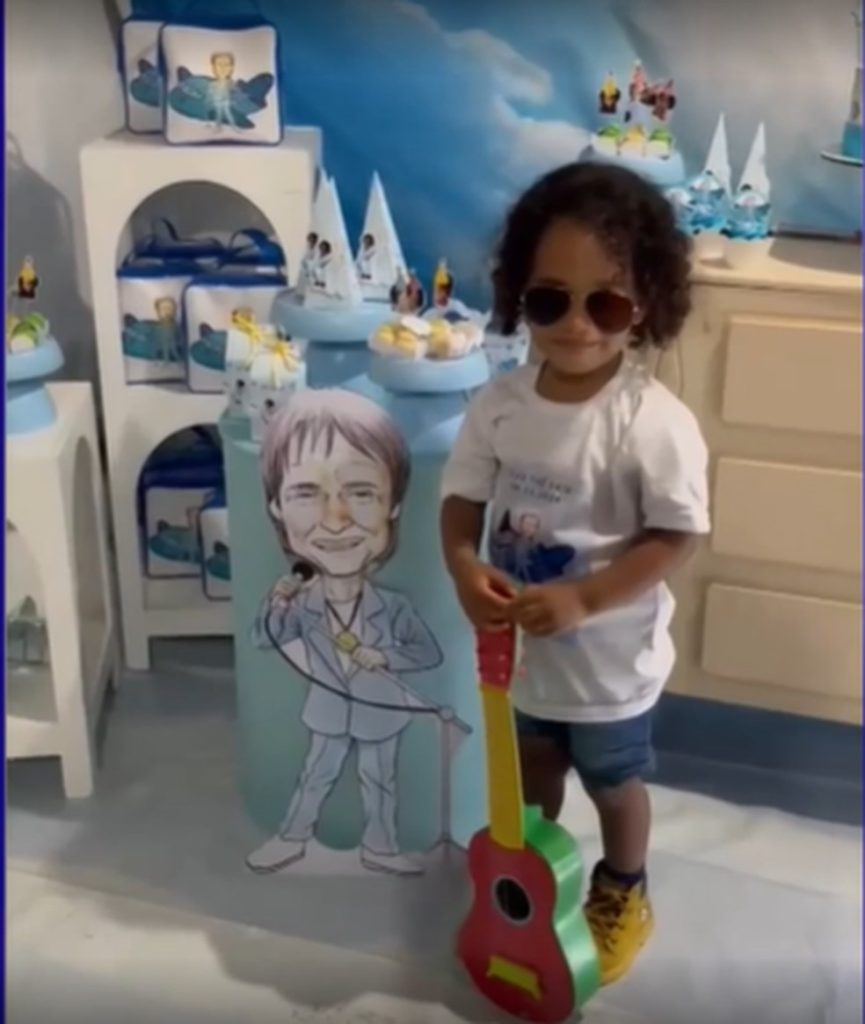 Malconm Santos, em seu aniversário de 3 anos, com tema do cantor Roberto Carlos — Foto: TV Cabo Branco/Reprodução