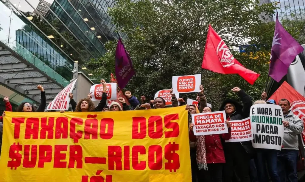 São Paulo (SP), 03/07/2025 - A Frente Povo Sem Medo ocuparam hoje a sede do Itaú na Faria Lima.
Foto: Frente Povo Sem Medo