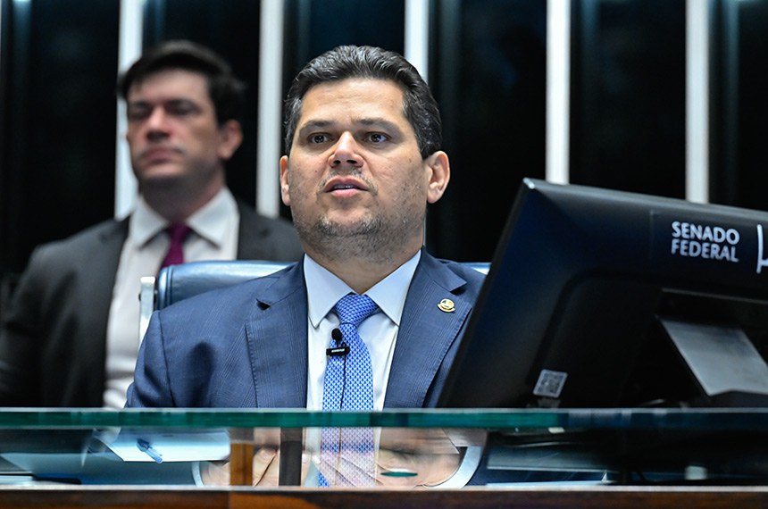 Presidente do Senado Federal, senador Davi Alcolumbre (União-AP) conduz sessão.