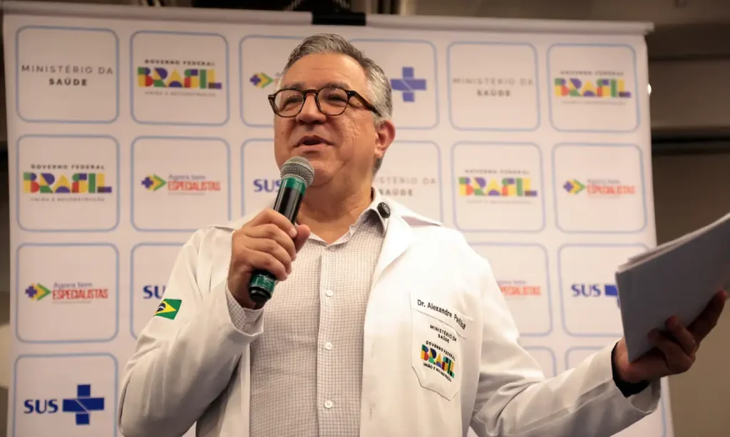 São Paulo (SP), 29/08/2025 - Ministro da Saúde, Alexandre Padilha, participa de anúncio da adesão dos primeiros hospitais privados e filantrópicos ao programa Agora Tem Especialistas. Esses estabelecimentos atenderão pacientes do SUS tendo como contrapartida o recebimento de créditos financeiros para abater dívidas federais. Foto: Paulo Pinto/Agência
