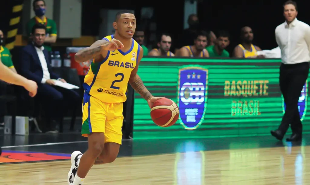Yago, armador da seleção brasileira masculina de basquete, em 3/12/2021