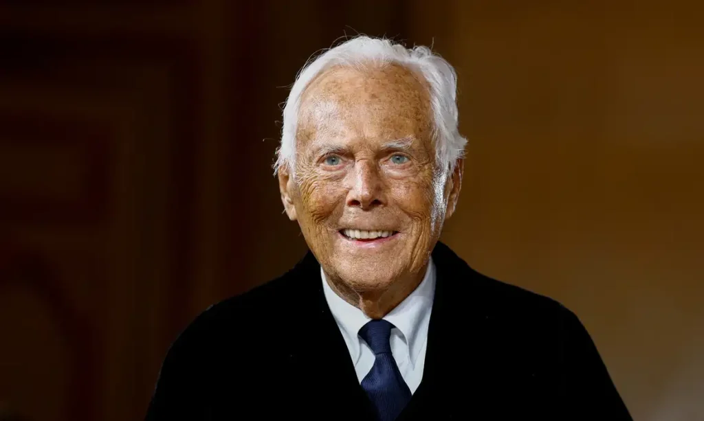 Estilista italaino Giorgio Armani em desfile da Giorgio Armani Prive em Paris
28/01/2025
REUTERS/Sarah Meyssonnier