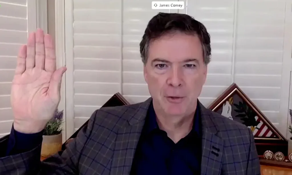 Ex-diretor do FBI James Comey 
30/09/2020
Comitê Judiciário do Senado/Divulgação via REUTERS