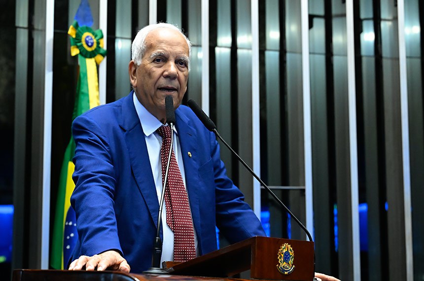 Em discurso, à tribuna, senador Oriovisto Guimarães (PSDB-PR).
