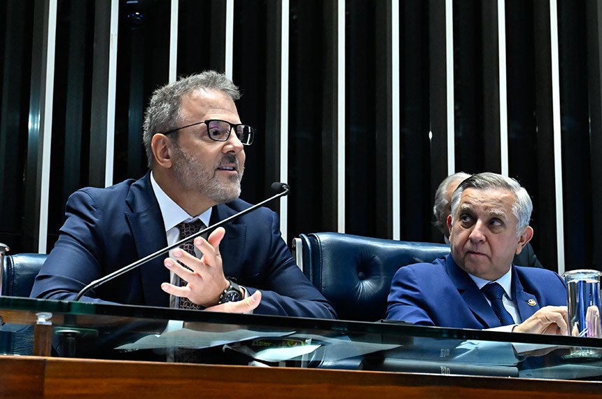 Mesa: 
vice-procurador-geral da República, Hindenburgo Chateaubriand Filho - em pronunciamento; 
presidente desta sessão, senador Izalci Lucas (PL-DF).