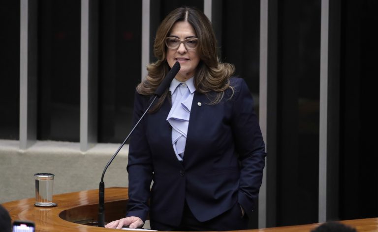 Homenagem aos 192 anos de emancipação política de Feira de Santana-BA. Dep. Rogéria Santos (REPUBLICANOS-BA)