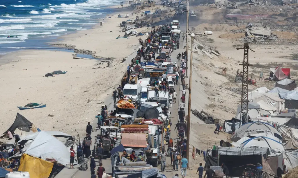 Palestinos deslocados fogem devido a operação militar israelense no centro da Faixa de Gaza
1º/10/2025
REUTERS/Mahmoud Issa