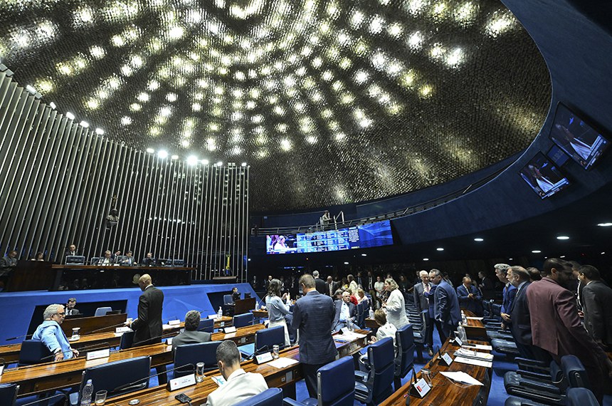 Mesa: 
4º secretário da Mesa do Senado Federal, senador Laércio Oliveira (PP-SE); 
presidente do Senado Federal, senador Davi Alcolumbre (União-AP); 
secretário-geral da Mesa do Senado Federal, Danilo Augusto Barboza de Aguiar.