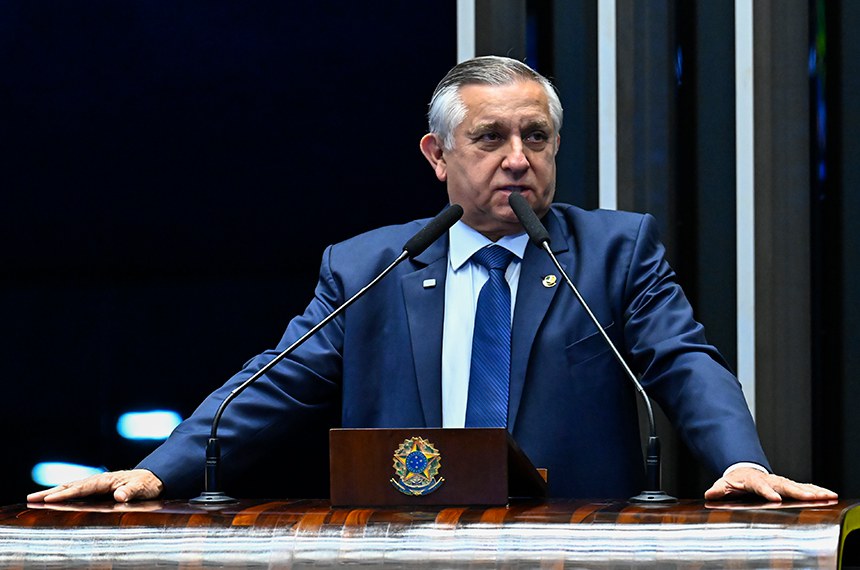 Em discurso, à tribuna, senador Izalci Lucas (PL-DF).