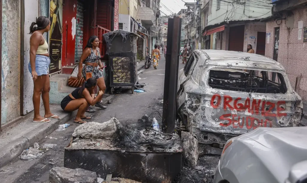 Rio de Janeiro (RJ), 29/10/2025 - Moradores protestam contra execuçoes na comunidade da Vila da PenhaOperação Contenção.
Foto: Tânia Rêgo/Agência Brasil