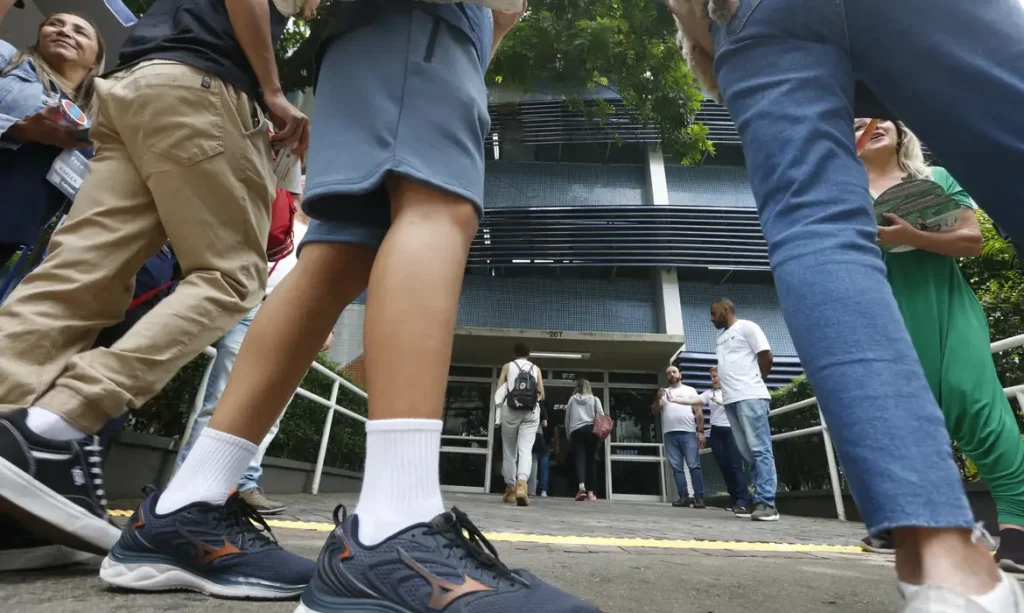 São Paulo (SP), 10/11/2024 - Estudantes  no segundo dia de provas do ENEM na UNIP Vergueiro em São Paulo. Foto: Paulo Pinto/Agência Brasil