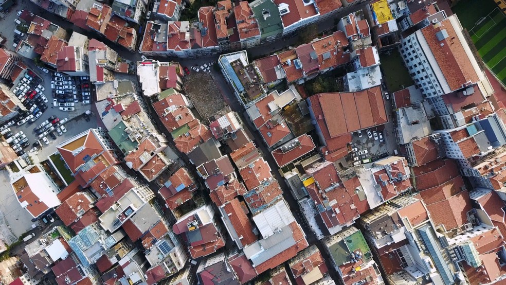 Como fazer redação sobre urbanização e saúde mental no Enem — Foto: Reprodução / Freepik
