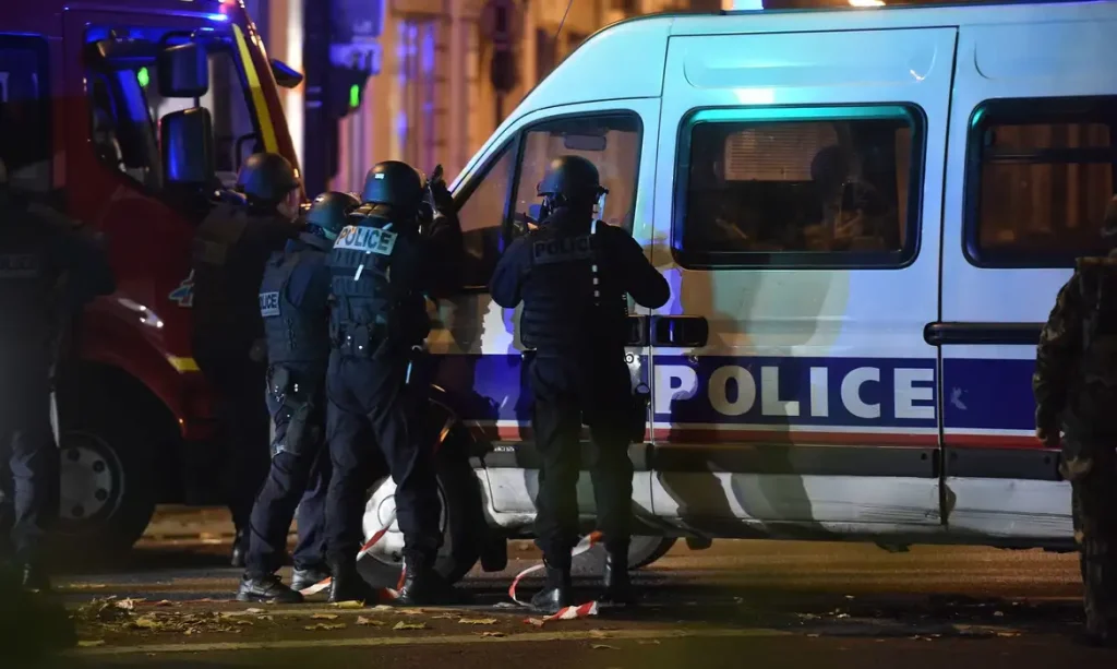 Policiais em Paris