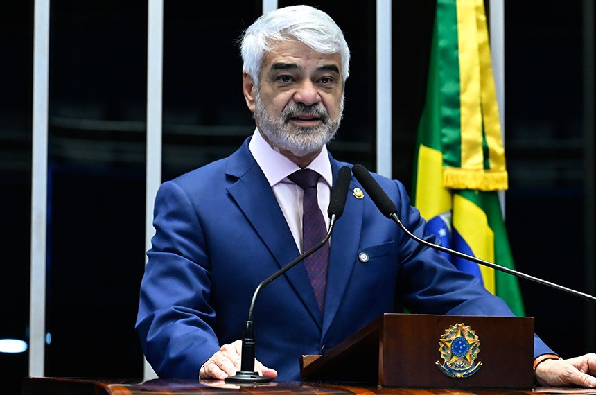 Em discurso, à tribuna, senador Humberto Costa (PT-PE).