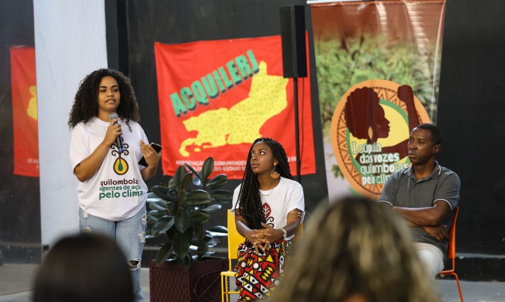 Rio de Janeiro (RJ), 15/11/2025 - A quilombola Laiane Kelly da comunidade de Jatimane, Nilo Peçanha (BA) durante a Cúpula das Vozes Quilombolas pelo Clima, na Fundição Progresso, no centro do Rio de Janeiro. Foto: Tomaz Silva/Agência Brasil
