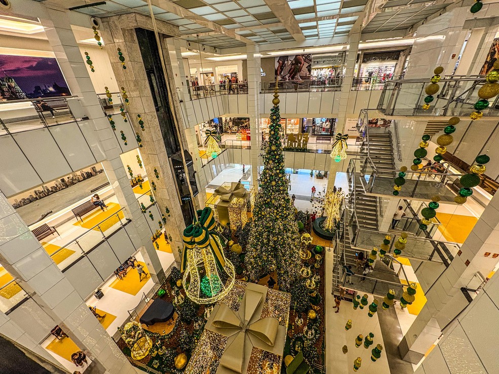 Decoração natalina em shopping de Natal, Midway Mall — Foto: Augusto César Gomes