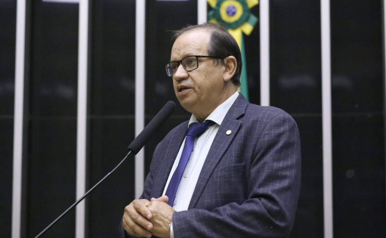 Discussão e votação de propostas legislativas. Dep. Eli Borges (PL - TO)