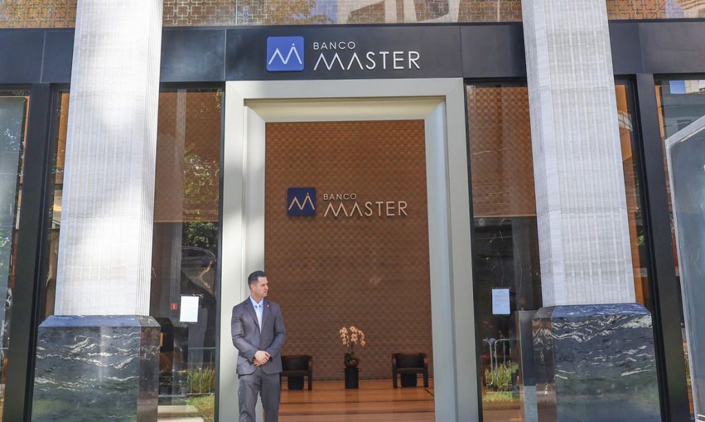 São Paulo (SP), 22/12/2025 - Retrospectiva 2025 - Foto feita em 19/11/2025 - Fachada do Banco Master na rua Elvira Ferraz em Itaim Bibi. Foto: Rovena Rosa/Agência Brasil