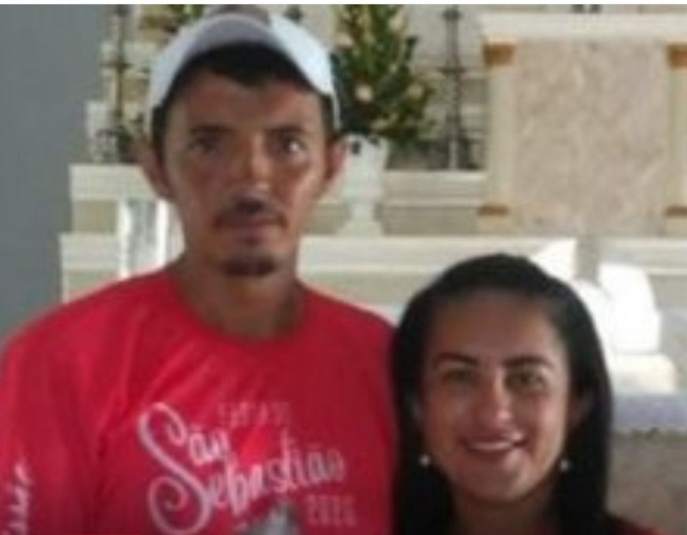 Carlos Silva de Freitas, de 39 anos, e Cleidiana da Silva, de 41 anos, foram mortos a tiros dentro de casa — Foto: Cedida