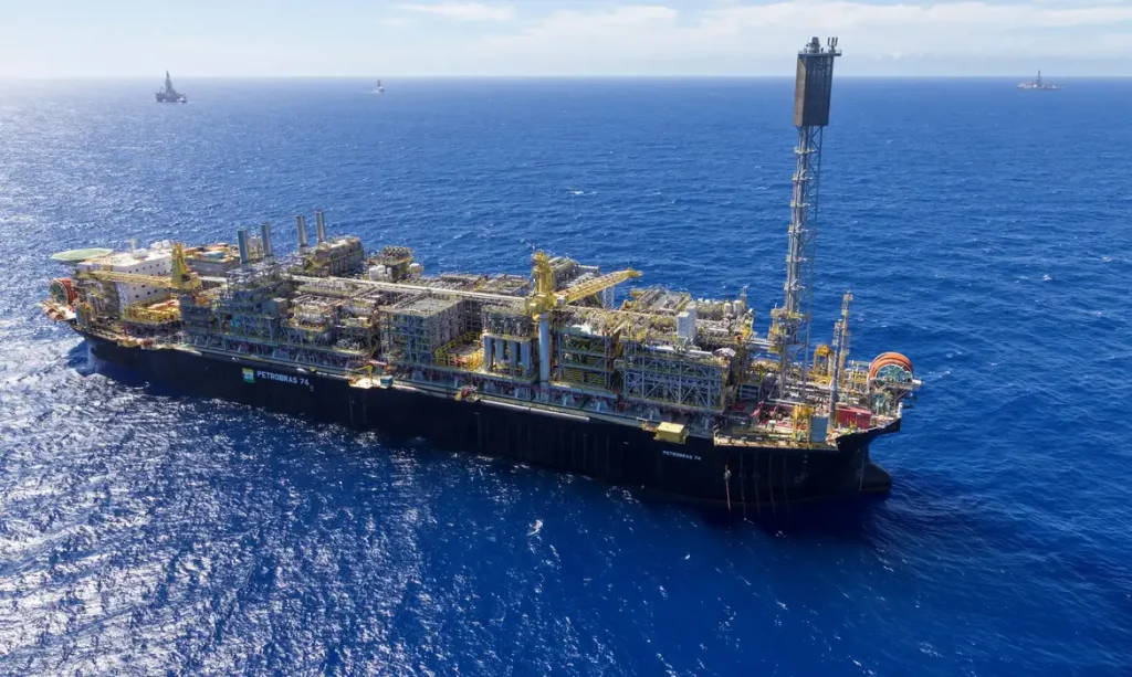 Santos (SP) 25/03/2025 - A plataforma P-74, que opera no pré-sal da Bacia de Santos, é uma das que capturam e reinjetam CO2. Foto: André Ribeiro/Agência Petrobras