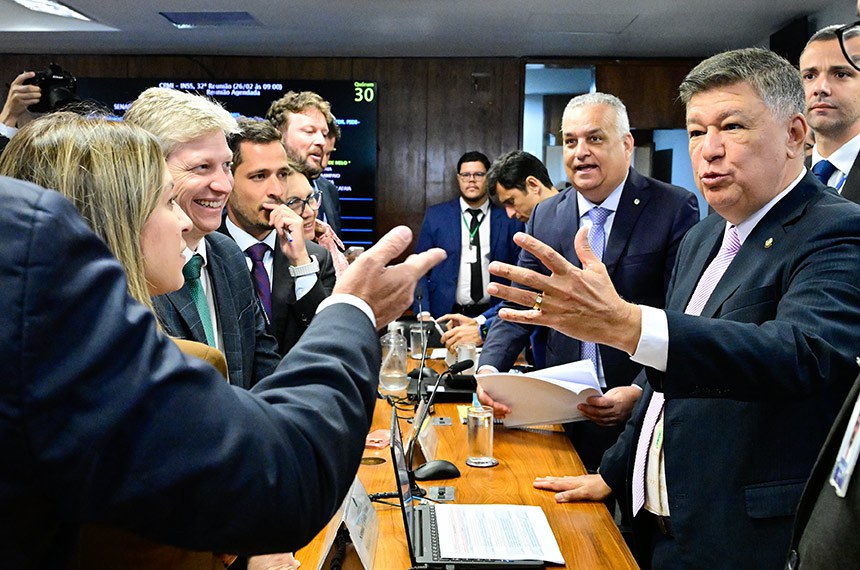 Mesa: 
relator da CPMI - INSS, deputado Alfredo Gaspar (União-AL); 
presidente da CPMI - INSS, senador Carlos Viana (Podemos-MG);
deputado Marcel van Hattem (Novo-RS);
deputada Bia Kicis (PL-DF).