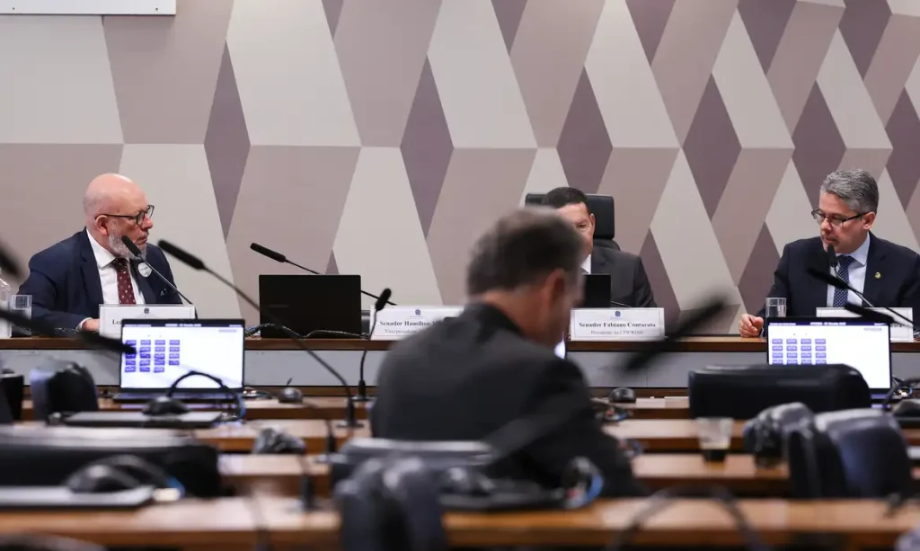 Brasília- DF  – 31/-3/2026 – Reunião da CPI do Crime Organizado durante depoimento do professor , Leandro Piquet Carneiro.  Foto: Lula Marques/ Agência Brasil.