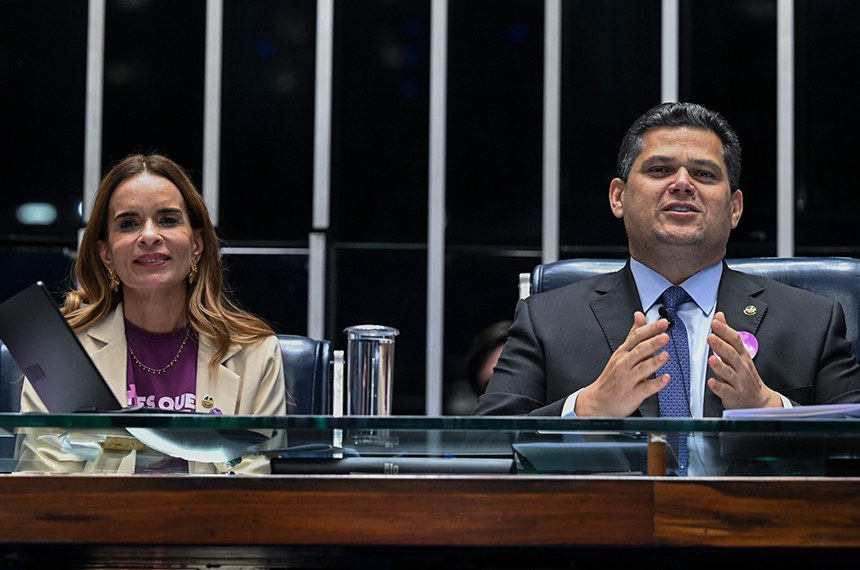 Mesa: 
1ª secretária da Mesa do Senado Federal, senadora Daniella Ribeiro (PP-PB); 
presidente do Senado Federal, senador Davi Alcolumbre (União-AP).