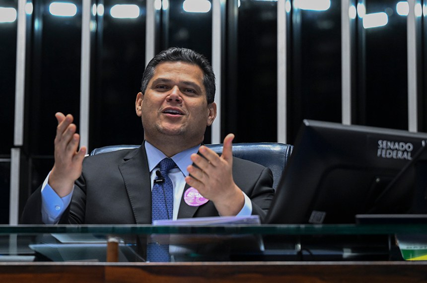 Mesa: 
presidente do Senado Federal, senador Davi Alcolumbre (União-AP).