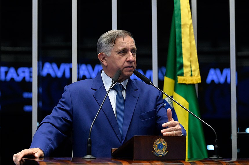 Em discurso, à tribuna, senador Izalci Lucas (PL-DF).