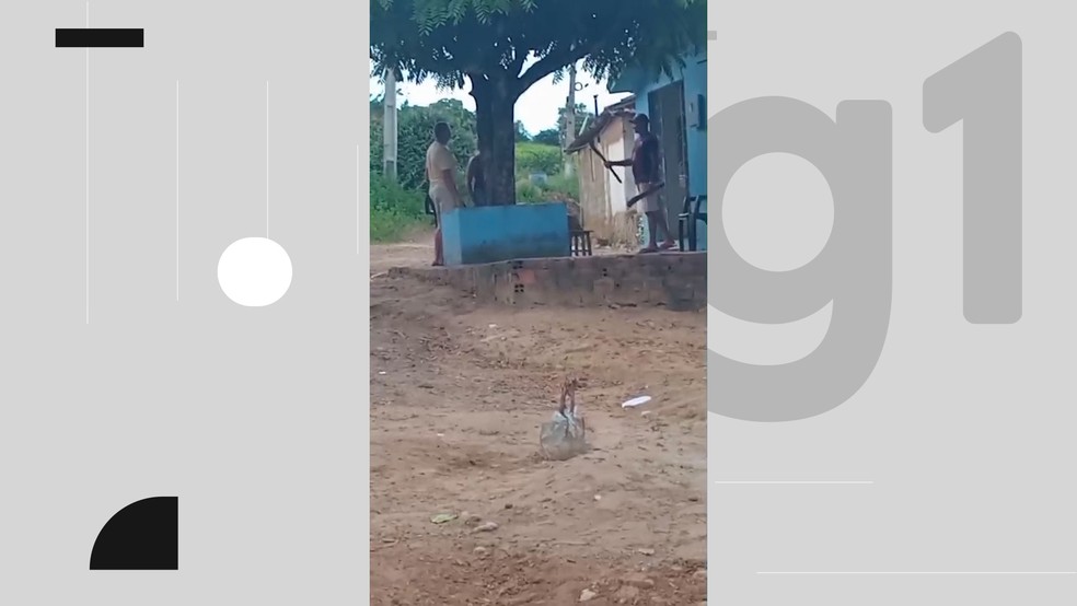 Homem é preso suspeito de agredir esposa com foice e faca no interior da Paraíba — Foto: TV Cabo Branco