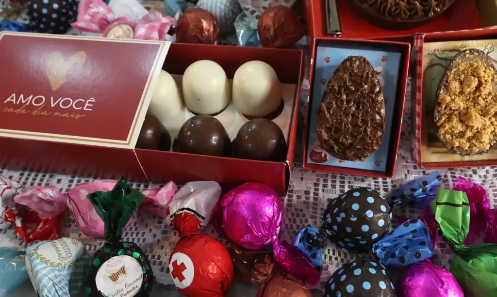 São Paulo (SP), 25/03/2025 - Ovos e bombons  de Páscoa, da chef Dayane Cristin, que vende diretamente ao público.  Foto: Paulo Pinto/Agência Brasil