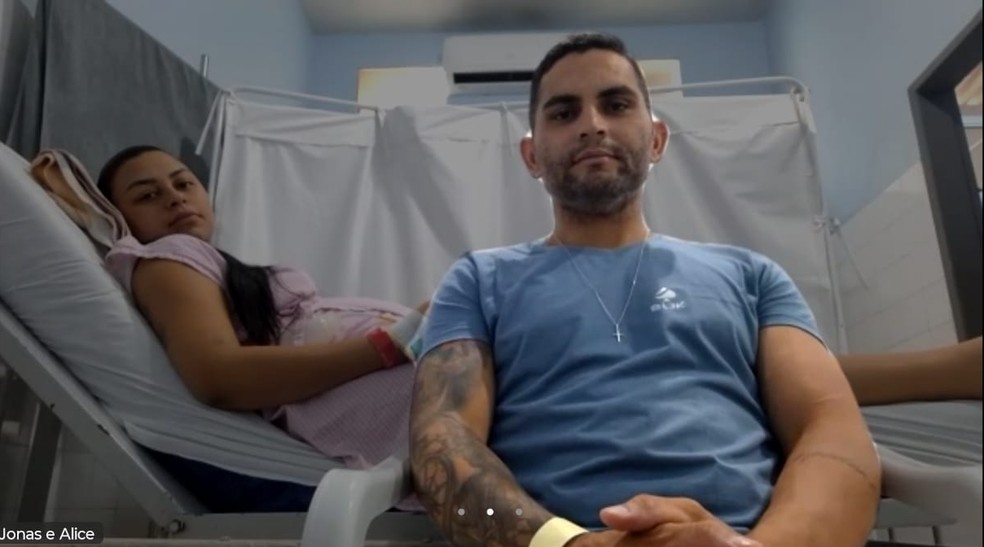 Alice e Jonas durante o casamento — Foto: Arquivo Pessoal