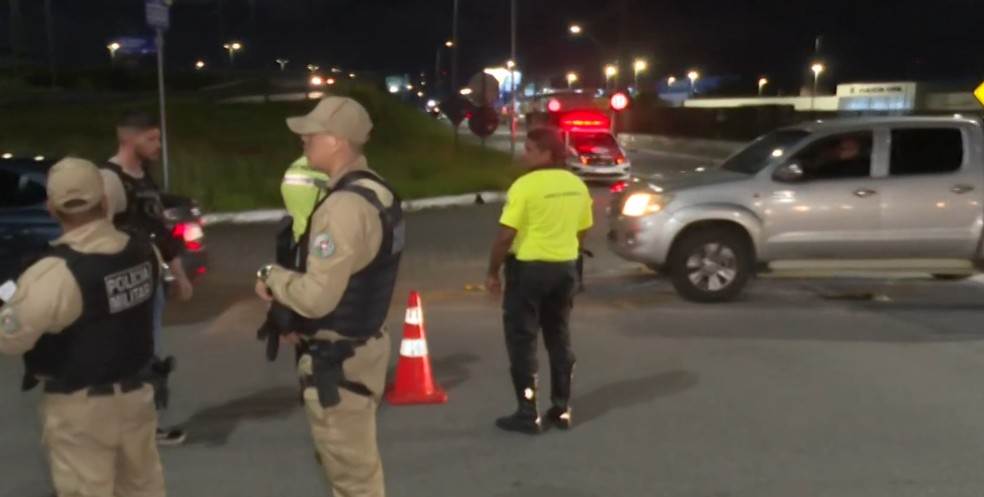 Ciclista morre em acidente envolvendo moto e piloto fica ferido, em João Pessoa — Foto: TV Cabo Branco