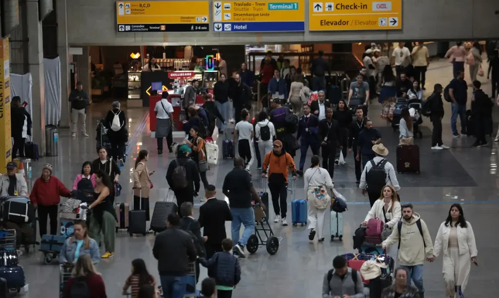 São Paulo (SP), 21/10/2025 - Movimento no Aeroporto de Guarulhos. Foto: Paulo Pinto/Agência Brasil