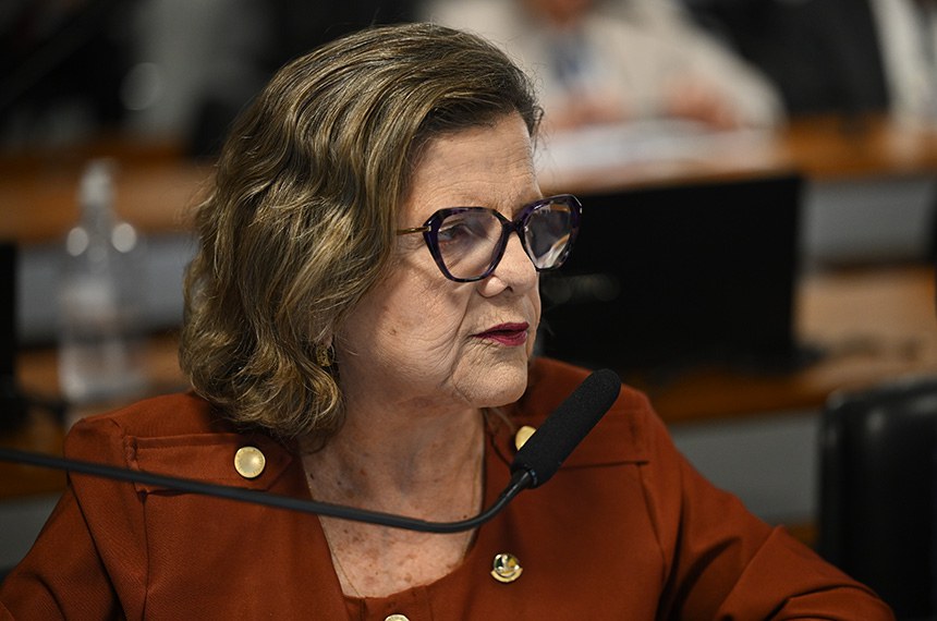 Em pronunciamento, à bancada, relatora do PL 2.480/2021, senadora Teresa Leitão (PT-PE).