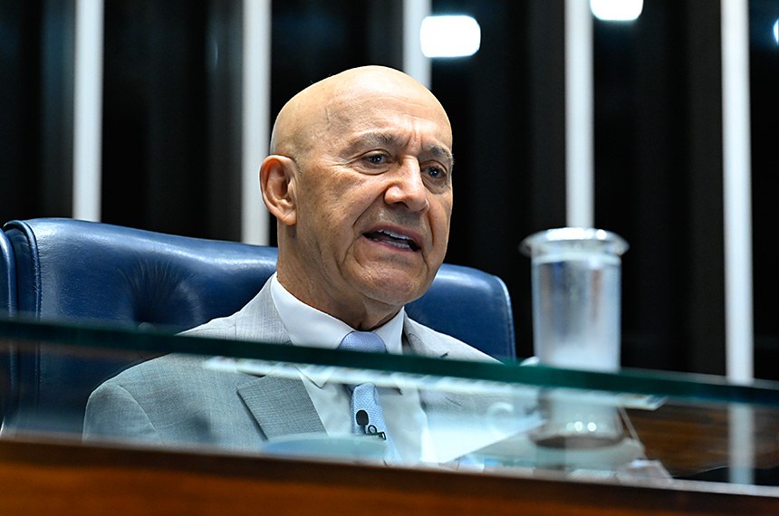 Mesa: 
2º secretário da Mesa do Senado Federal, senador Confúcio Moura (MDB-RO).